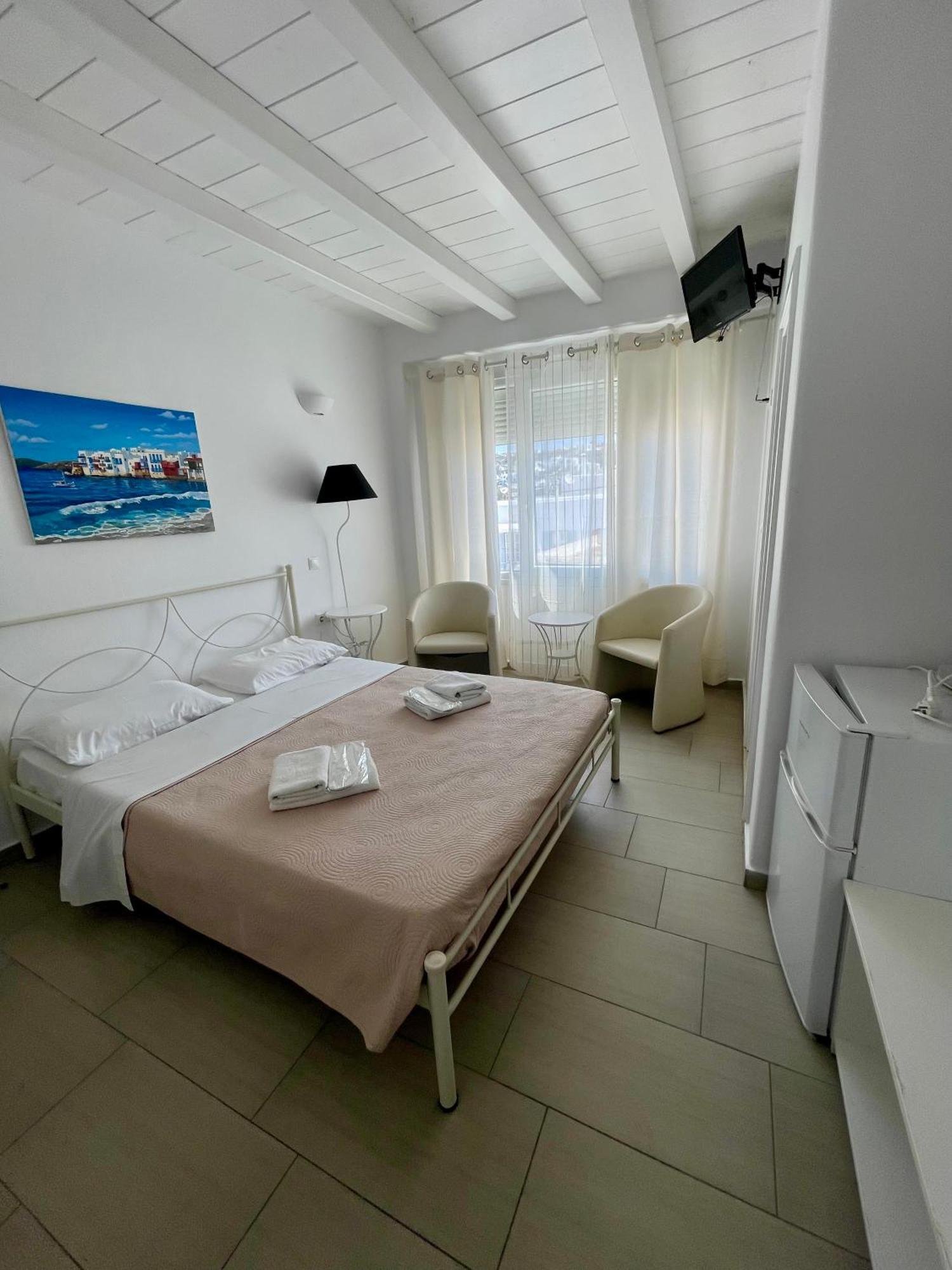 Anna * Megali Ammos (Mykonos)